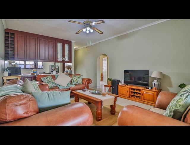 2 BEDROOM SIMPLEX FOR SALE IN BOUGHTON